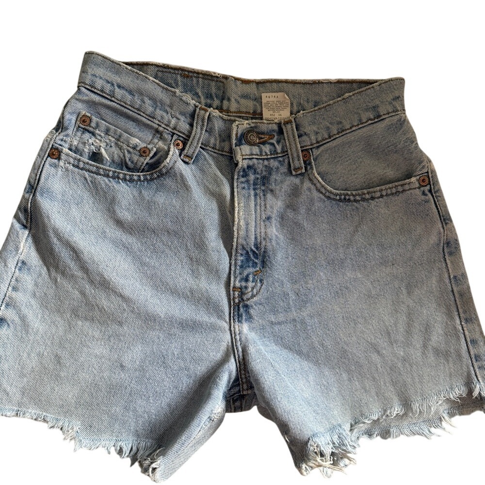 VINTAGE 532 Levi's Blue Jeanβ Shorts High-Waisted Cut-Off Style